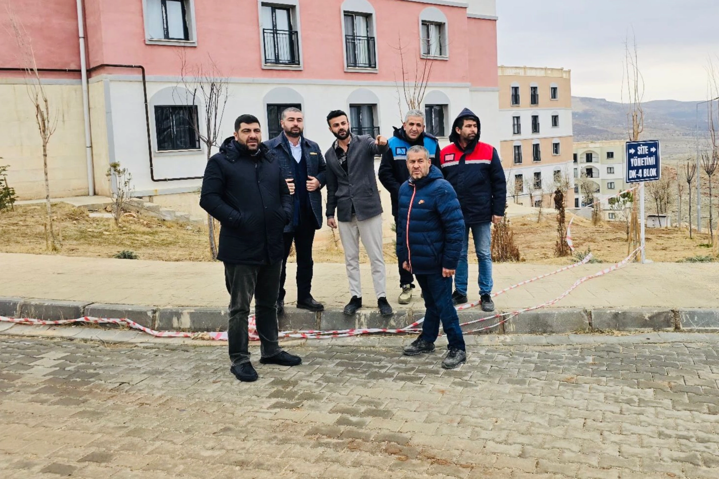 AK Parti Mardin'den TOKİ yollarına yakın takip 