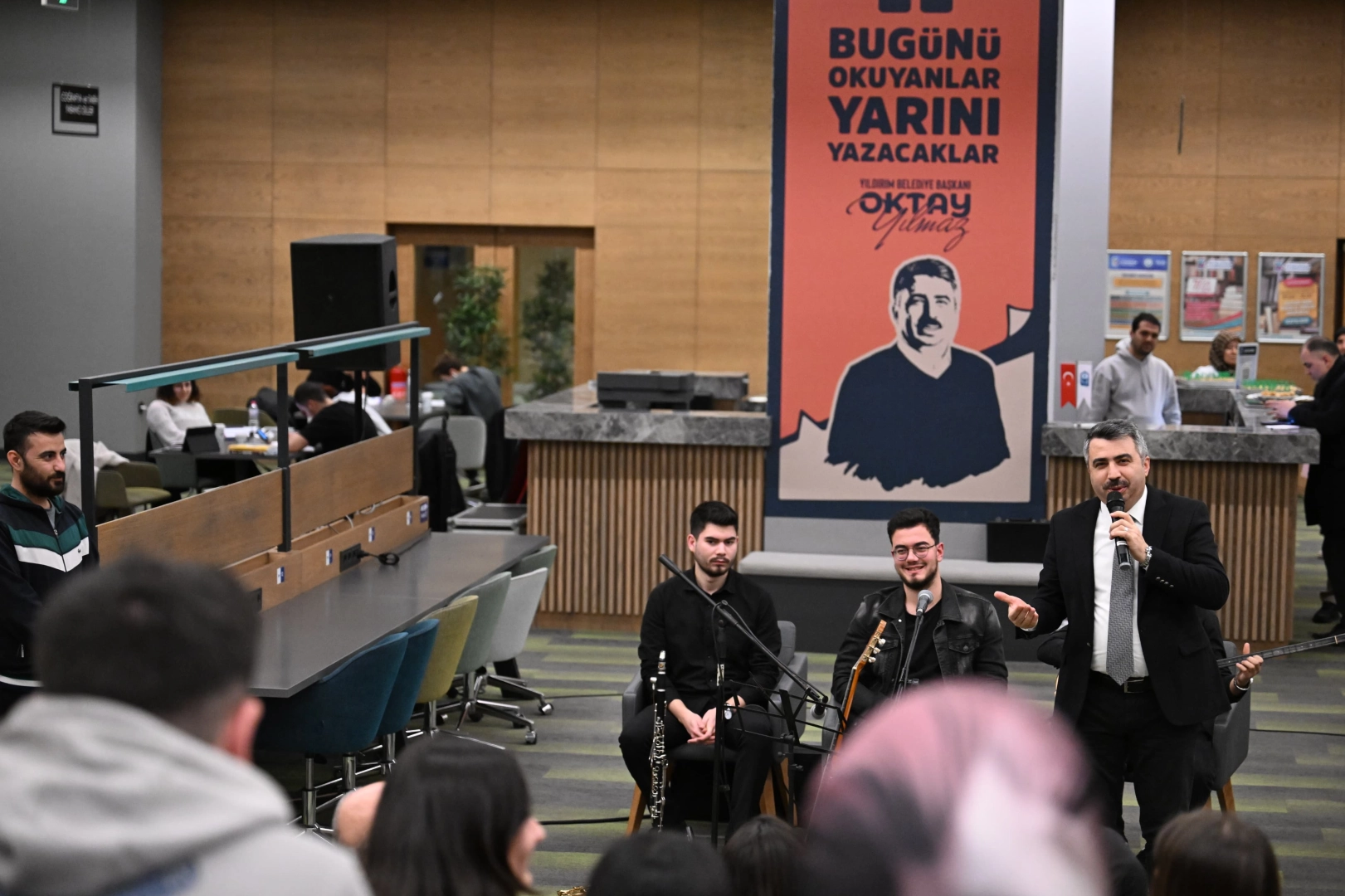Bursa Yıldırım'da Başkan Yılmaz'dan 'Uyumayan' ziyaret 