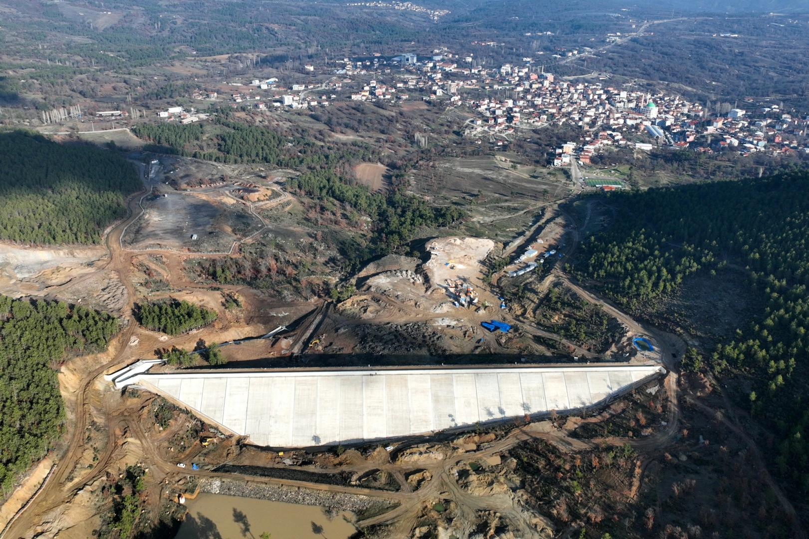 Bursa Büyükorhan'daki gölet yüzde 85 tamamlandı 