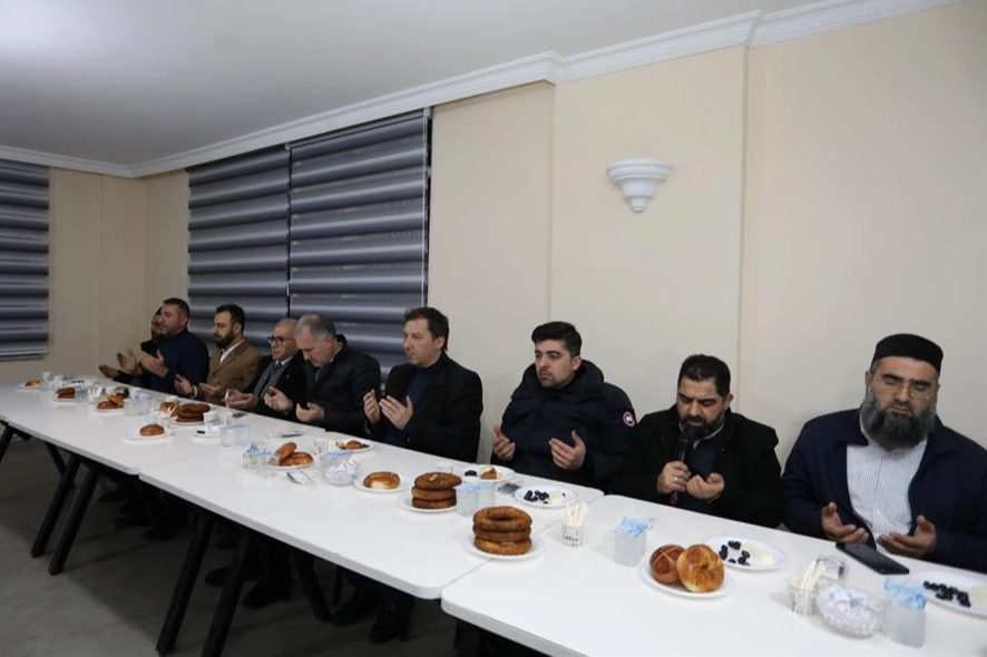 Bursa İnegöl Üçevler Cami'inde 'Bereket Sofrası' kuruldu 