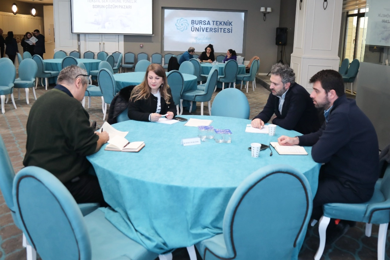 BTÜ ve Tekstil Firmaları 'Sorun Çözüm Pazarı'nda buluştu 