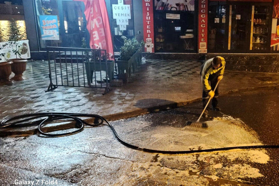 Kocaeli İzmit'te 116 bin ton çöp toplandı 