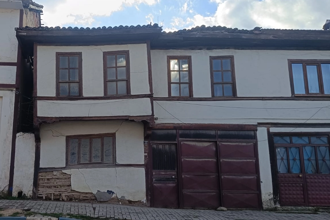 Bilecik Pazaryeri'nde tarihi binada çökme tehlikesi! 