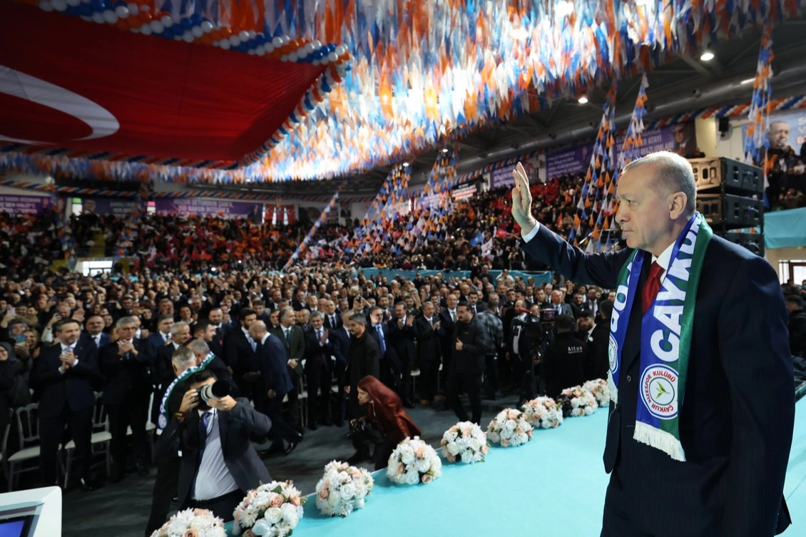 Cumhurbaşkanı Erdoğan: Karadeniz'in azmi ile çalışmaya devam 