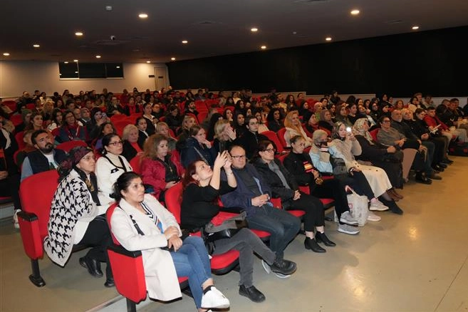 Sokak hayvanları için bir araya geldiler 