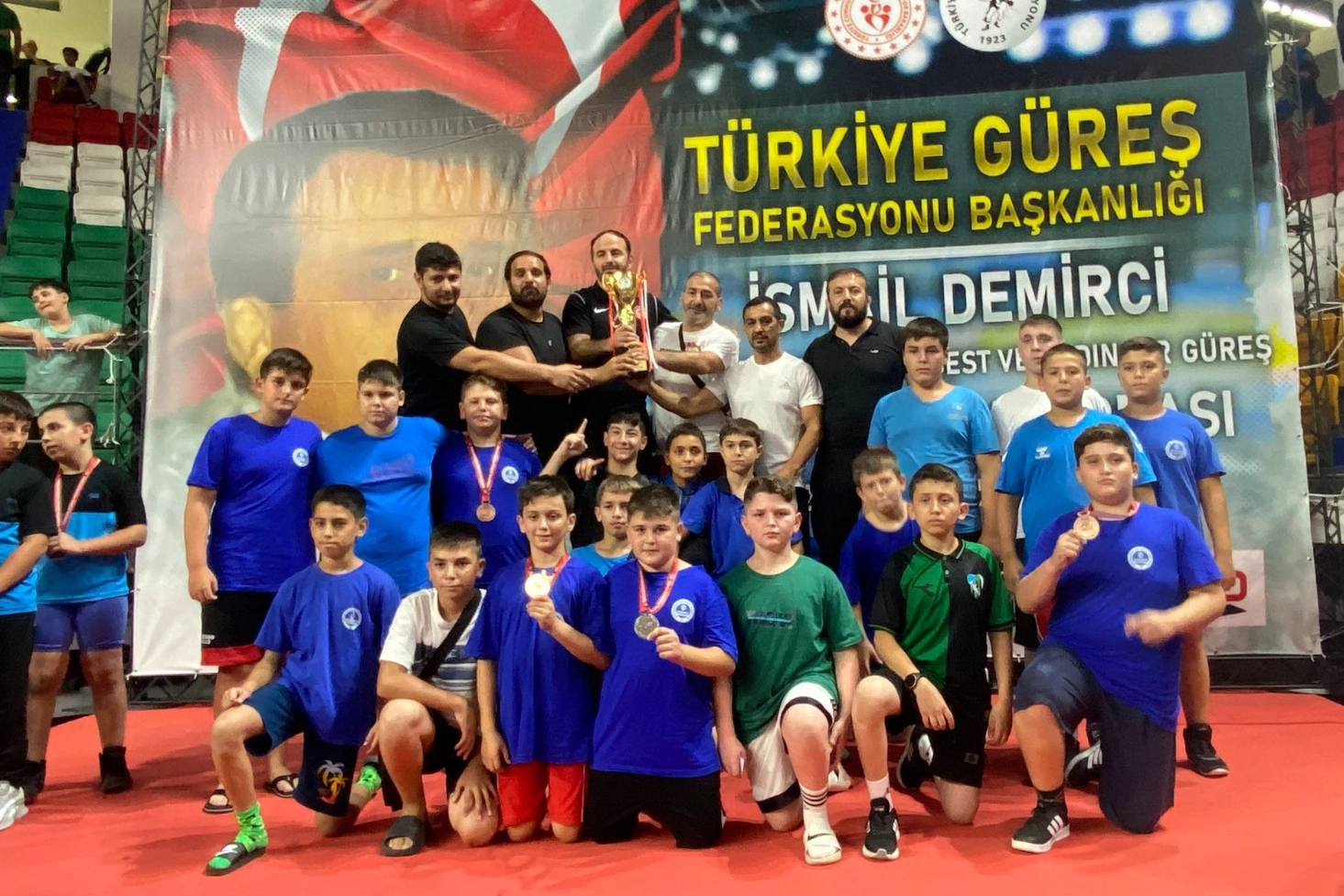 Kağıtspor’dan şampiyonluklarla dolu bir yıl 