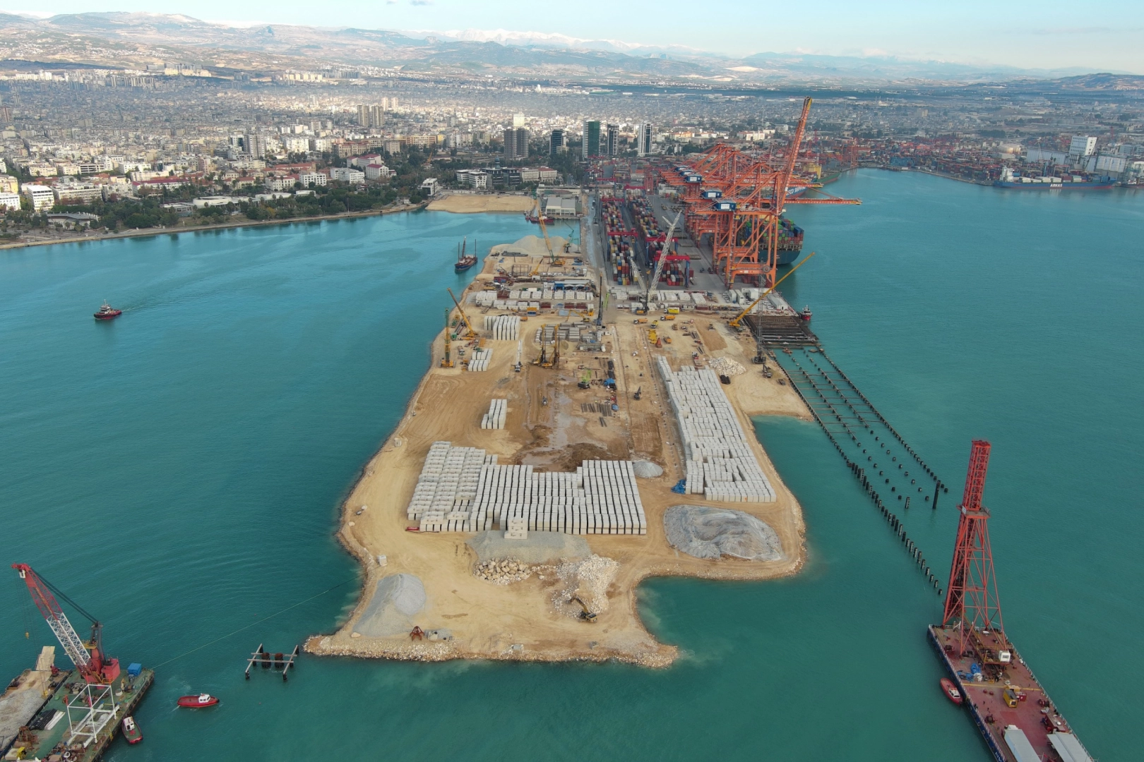 Mersin Limanı genişliyor... Mersin'in kapasitesi 1 milyon TEU artacak 