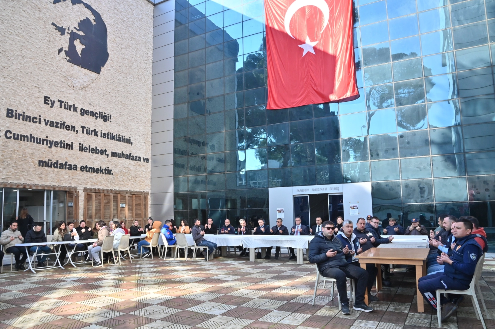 Polis memuru Fethi Sekin Manisa’da anıldı 