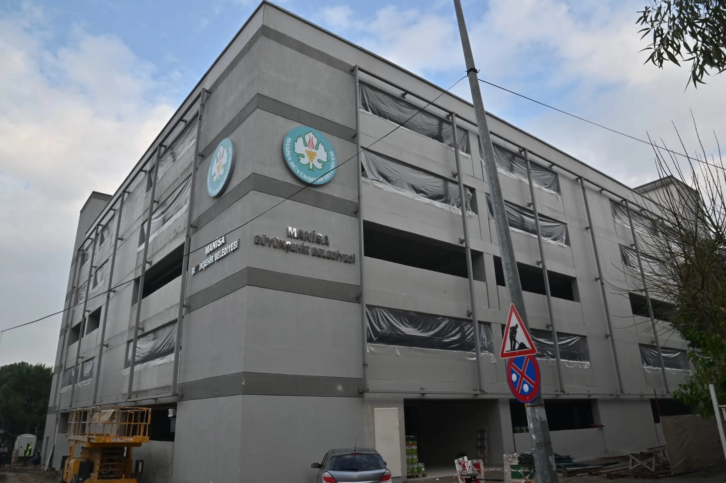 Manisa'da katlı otopark açılışa gün sayıyor 