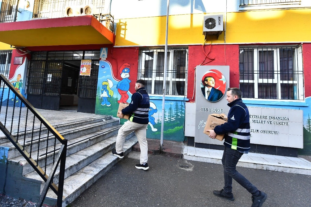 İzmir'den okullara hijyen seti desteği... 2025’te de sürecek 