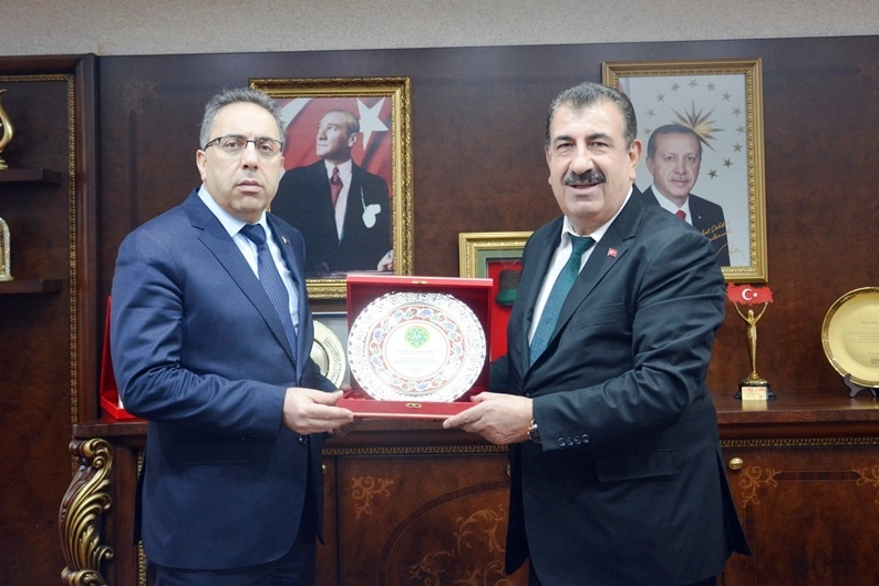 TÜDKİYEB’den Bakan Yardımcısı Gümen'e şükran plaketi 