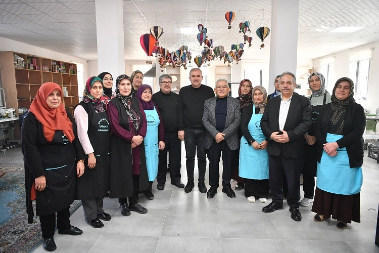 Kayseri Büyükşehir'den kadın kooperatifine ziyaret 