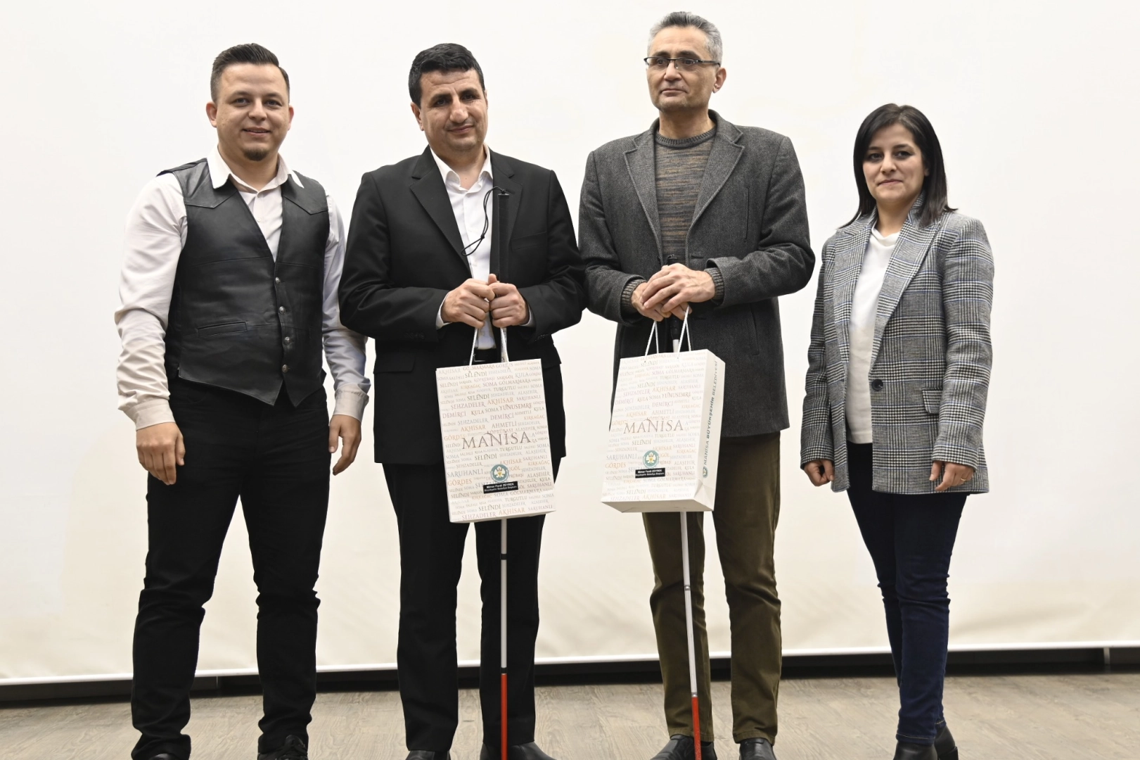 Manisa'da engelleri aşan betimlemeli belgesel gösterimi 