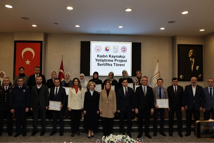 Kütahya'da yeni kadın kaynakçılar yetişti 