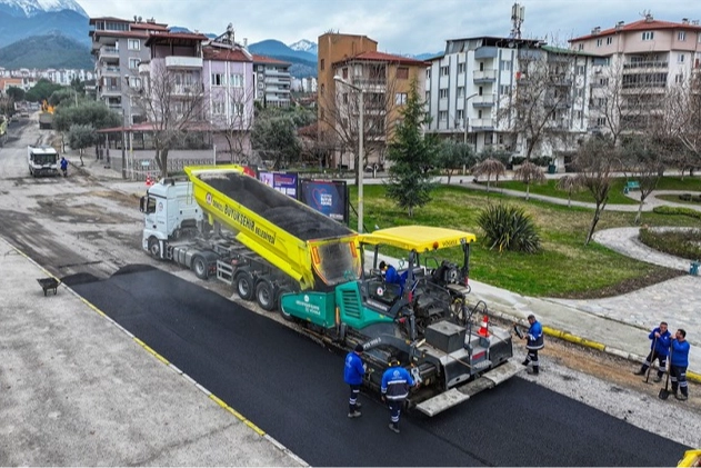 Denizli Büyükşehir asfalt çalışmalarına devam ediyor 