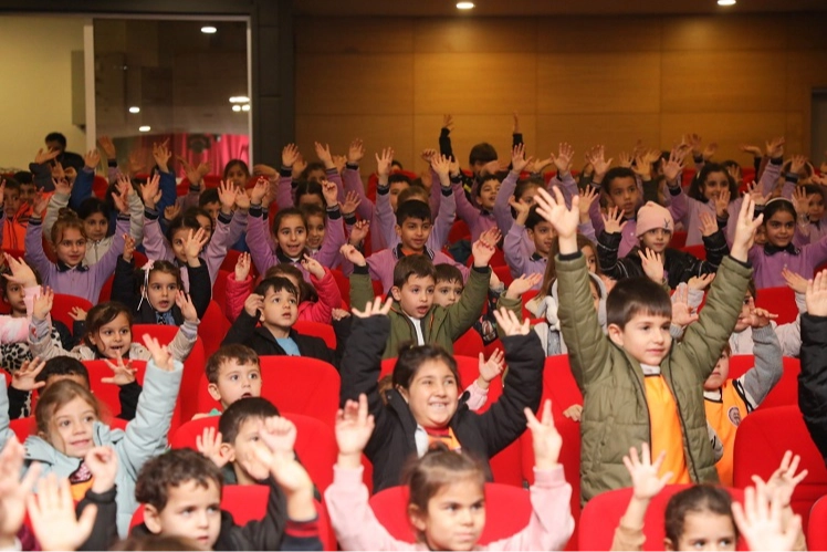 Hataylı çocuklar 'şehir' gülüyor 