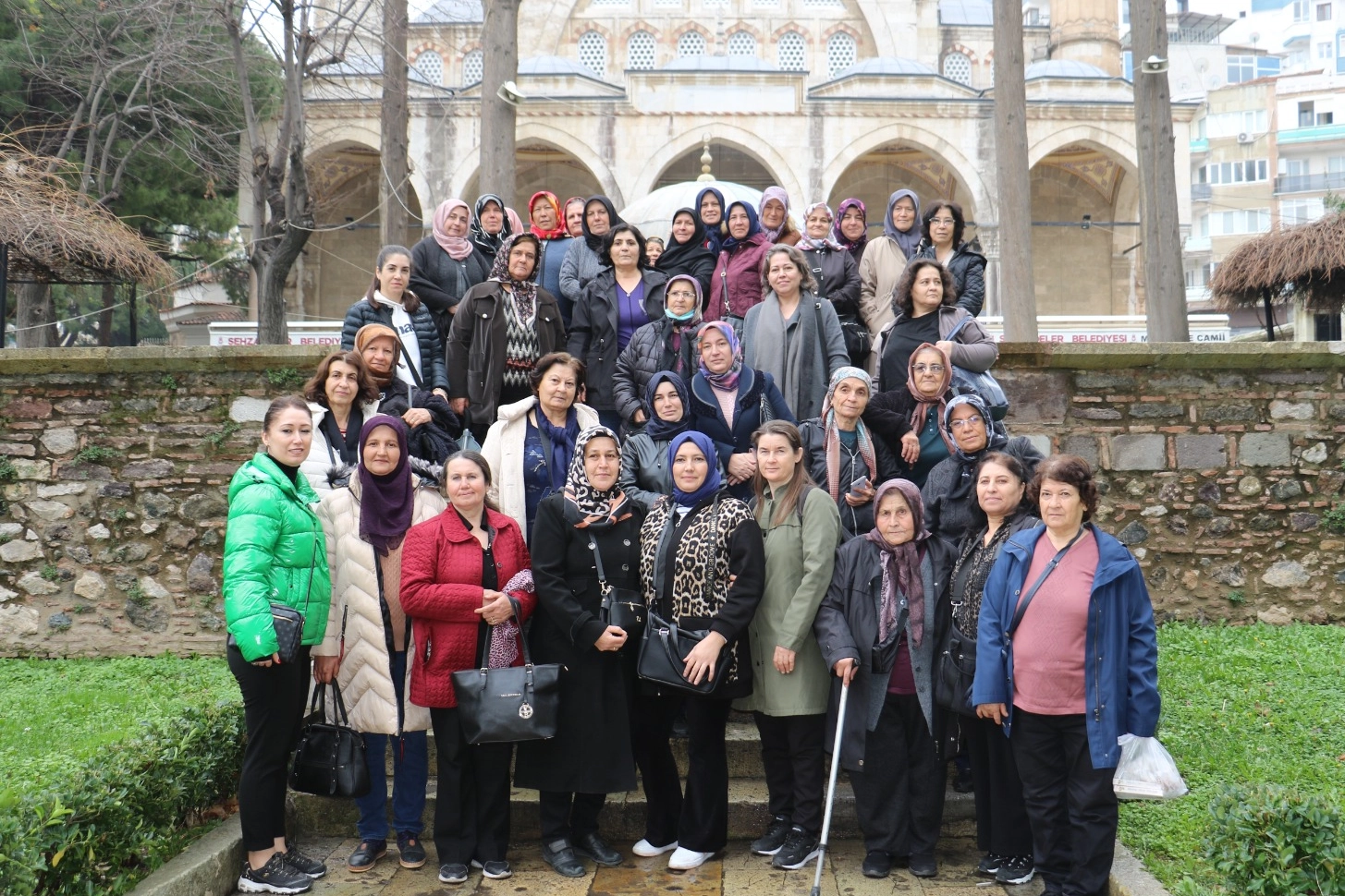 Saruhanlılı kadınlar Manisa’yı adım adım gezdi 