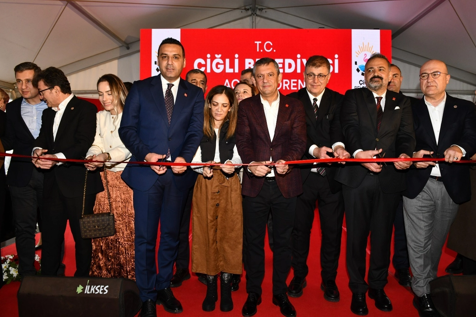 İzmir Çiğli'de iki yeni 'Özel' açılış 