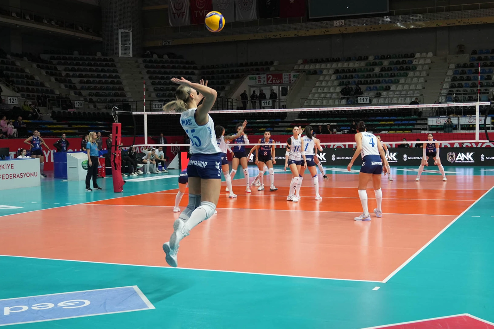Keçiören Belediyesi evinde set vermedi 