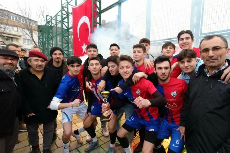 FADIL-DER futbol turnuvasının şampiyonu Dereyüzü oldu 