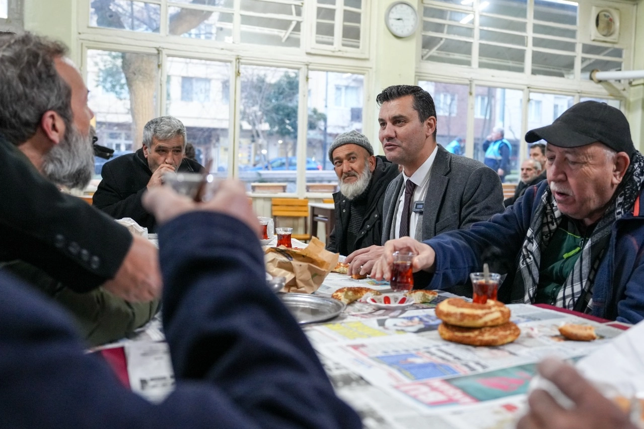 Başkan Zeyrek Manisa'da halkla buluştu 