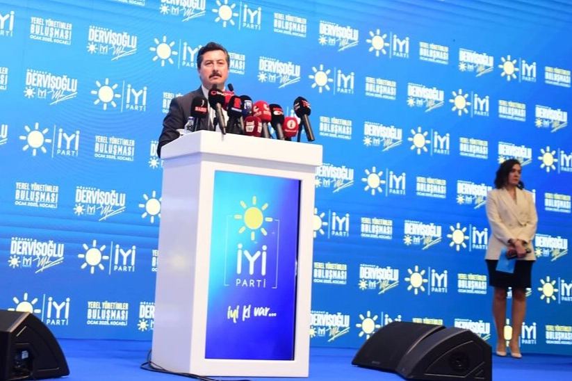 Ercan Özel İyi Parti Yerel Yönetimler Toplantısı'nda konuştu 