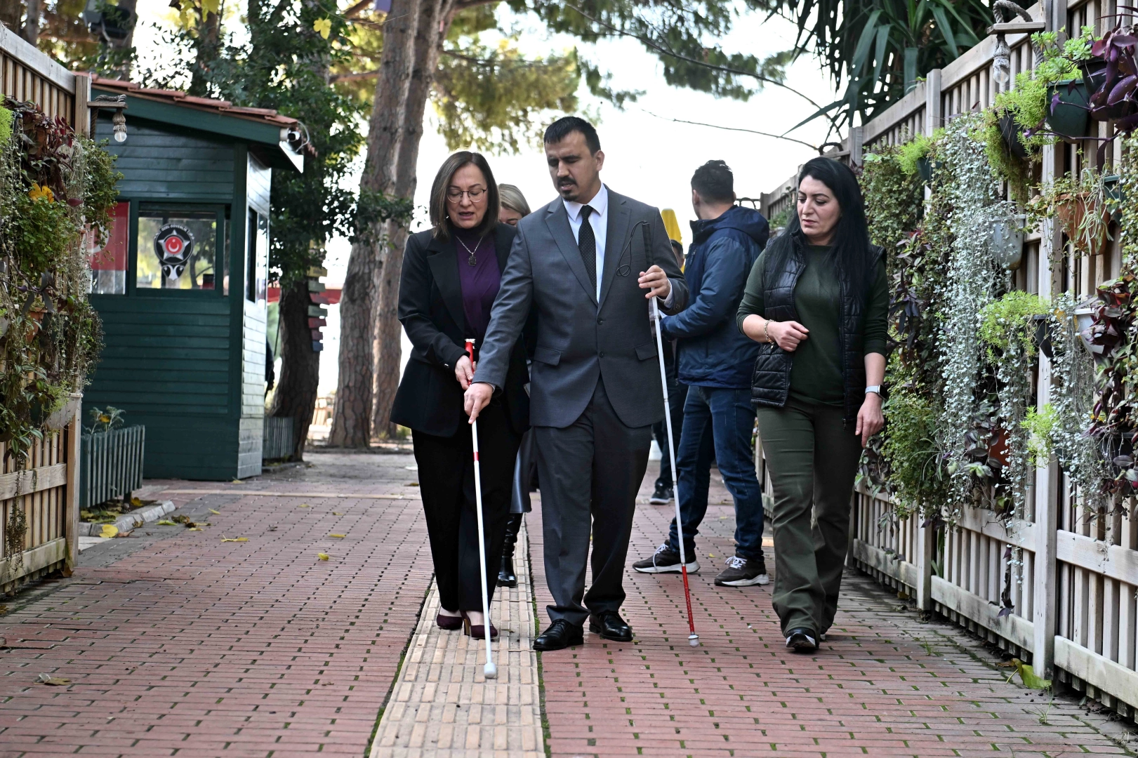 Antalya Muratpaşa'dan Beyaz 'Baston Görme Engelliler Haftası' farkındalığı 
