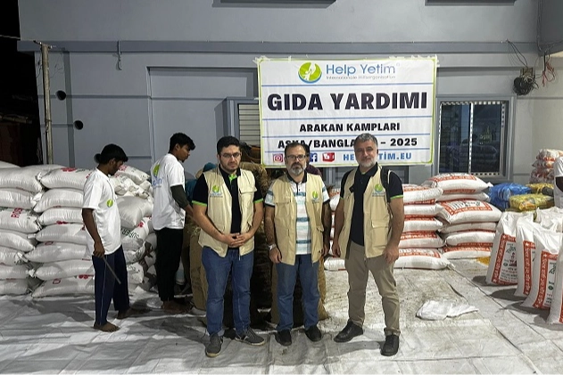 Mardinli gazetecilerden Bangladeş’te insani yardım çalışması 
