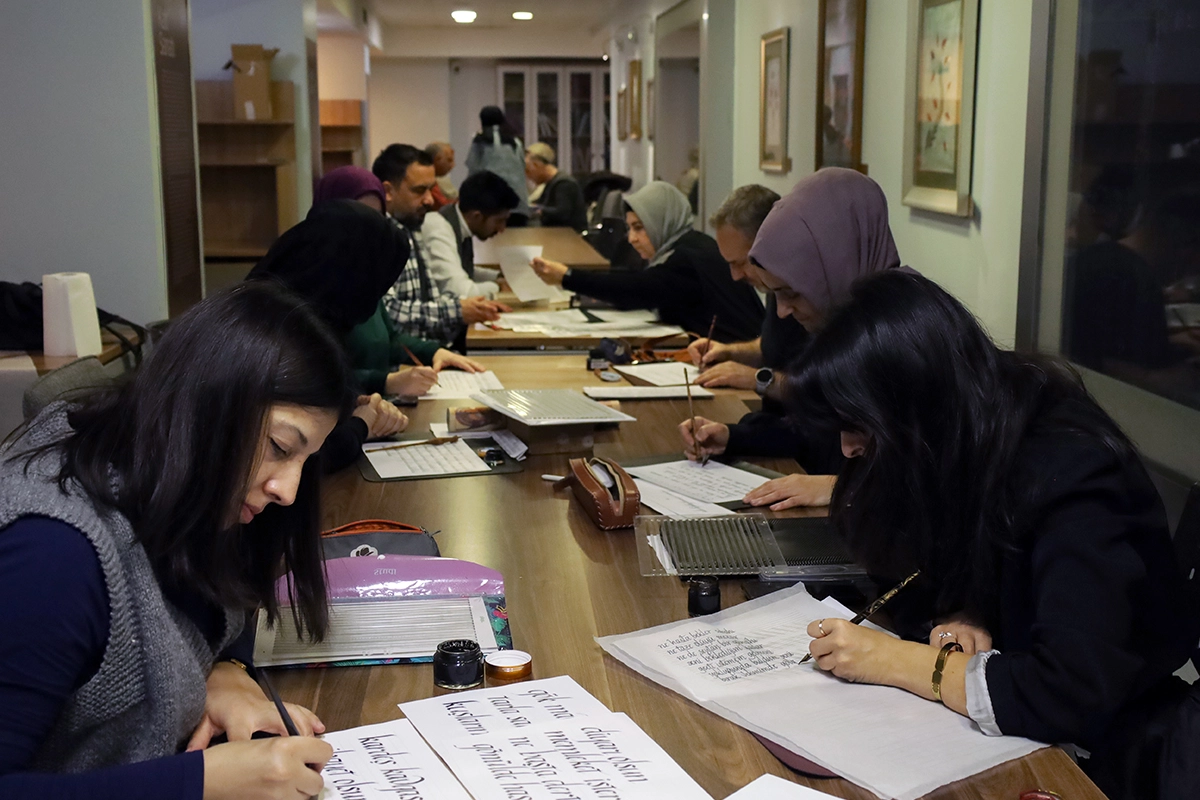 Kaligrafi ile her satır sanat eserine dönüşüyor 