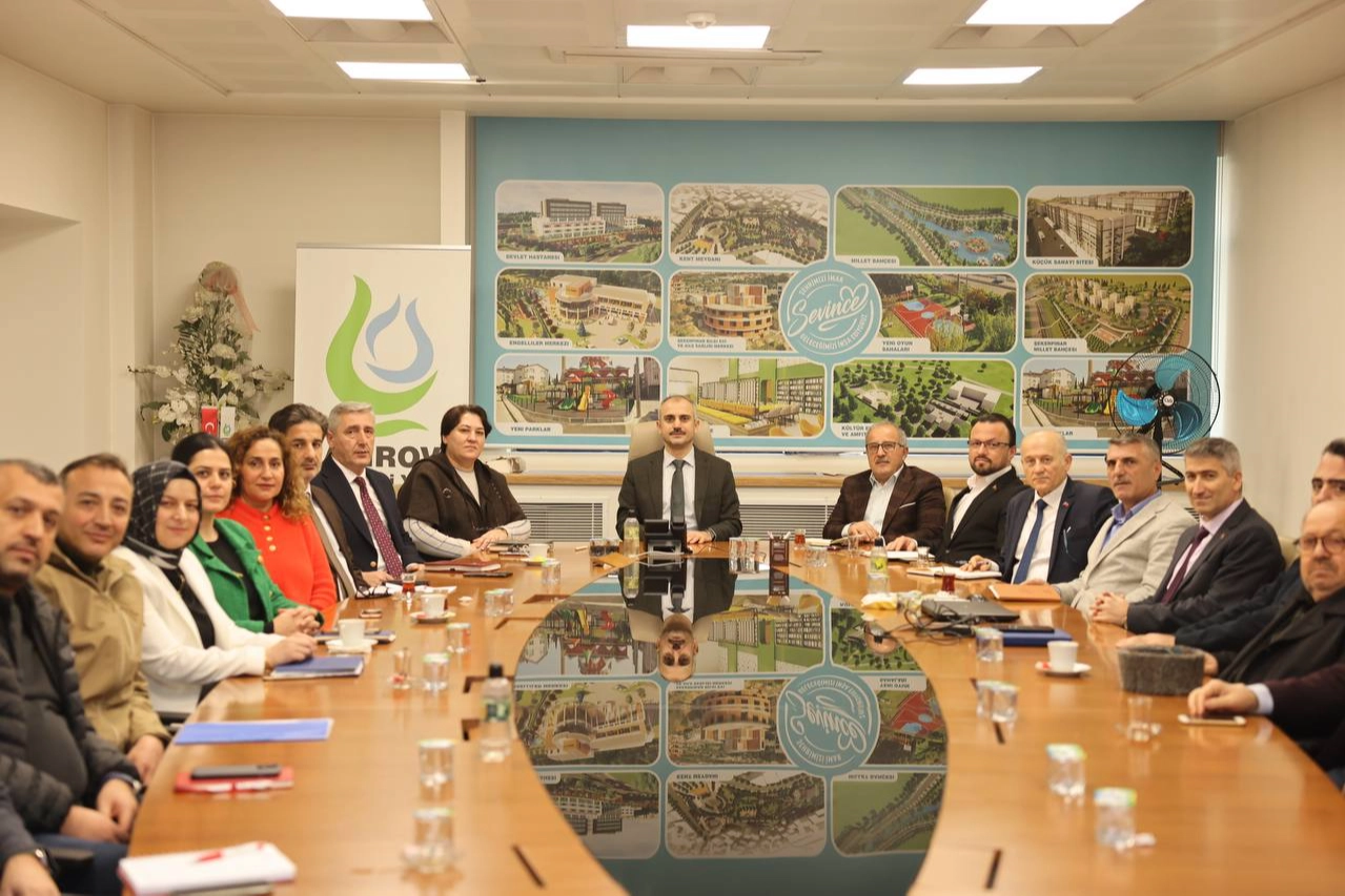 Kocaeli Çayırova’da Başkan Çiftçi, birim müdürleriyle toplantı gerçekleştirdi 