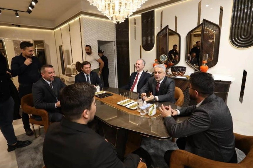 Bursa İnegöl protokolünden İstanbul Mobilya Fuarı'na ziyaret 