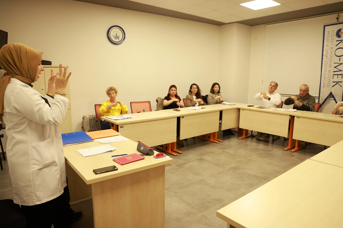 Tek işaret tek anlam için KO-MEK’te eğitim alıyor 