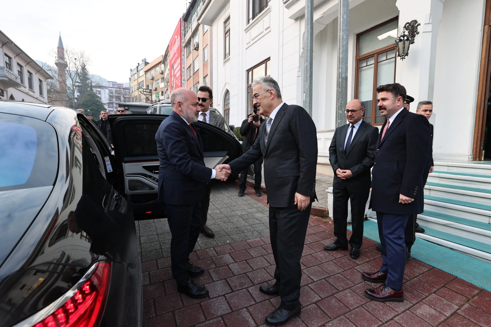 İçişleri Bakan Yardımcısı Bursa'da... Valilikte halef-selef buluşma 