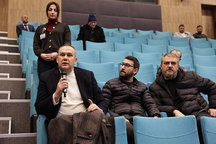 Kütahya Belediyesi vatandaşın sesine kulak veriyor 