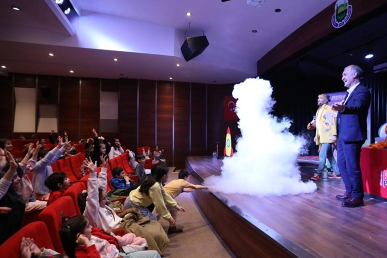 Bursa İnegöl'de çocuklar eğlenerek öğreniyor 