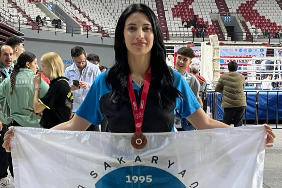 Sakarya'yı kick boksta gururlandırdı 