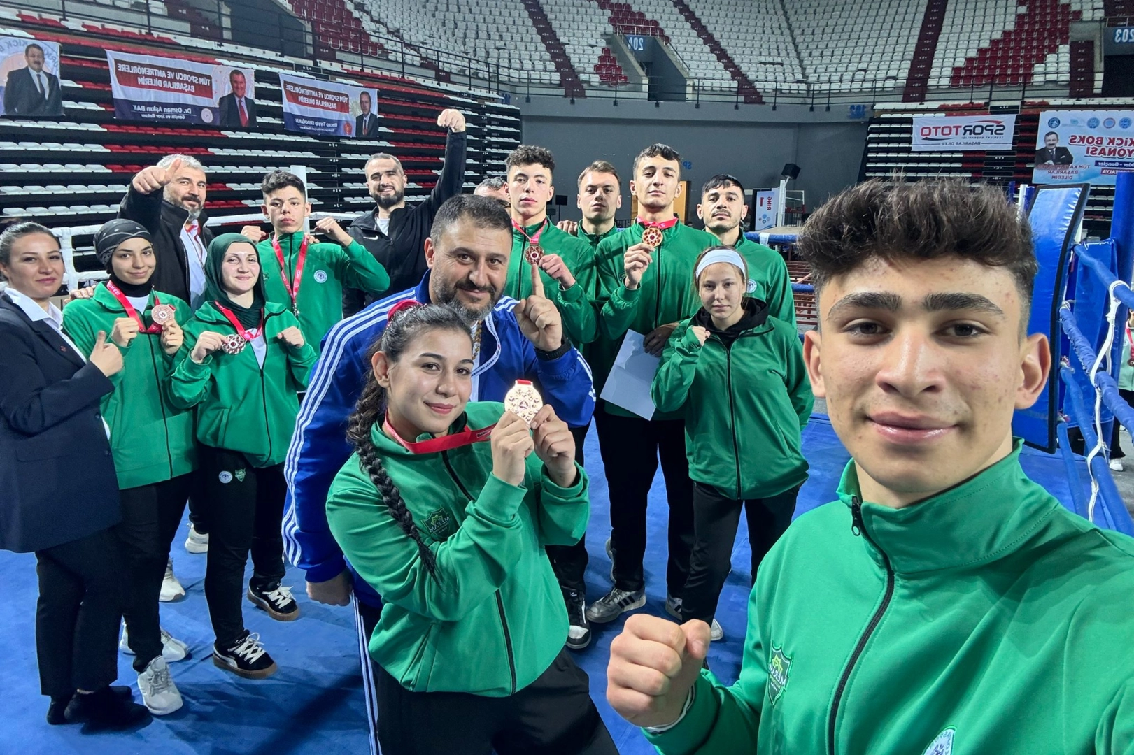 Konya Meramlı Kick Boksçular madalyaları topladı 