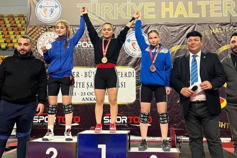 Düzceli halterci Türkiye birincisi oldu 