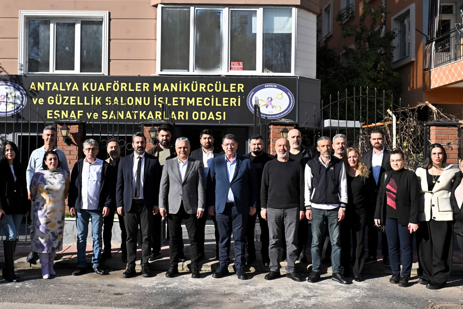 Başkan Uysal Antalya'da esnafla buluştu 