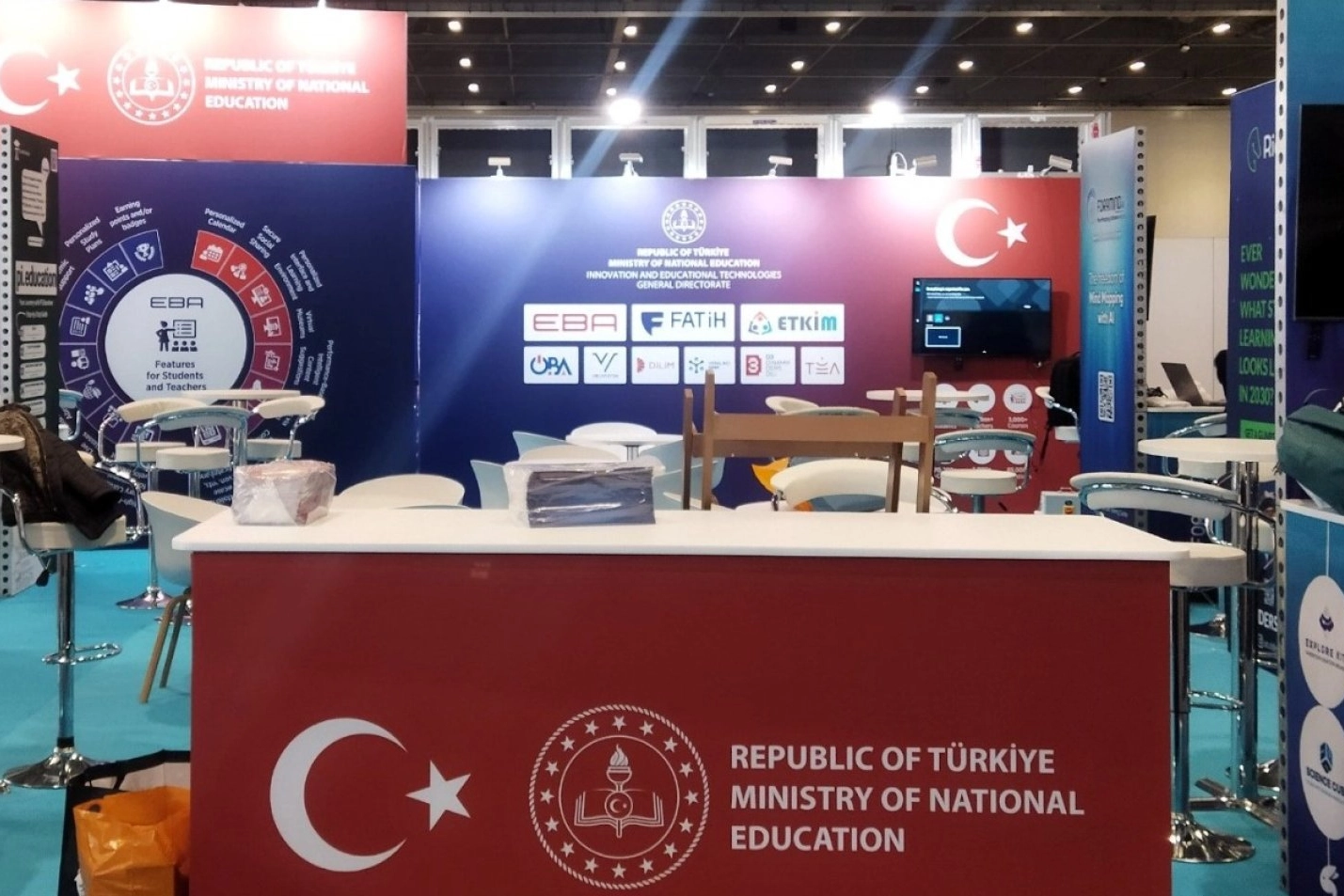 MEB standına Londra'da yoğun ilgi 