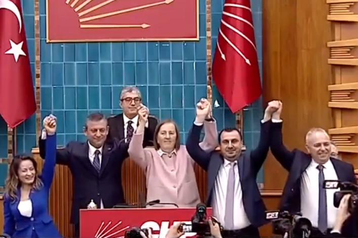 Eski Bakan Milletvekili Kavaf CHP'ye katıldı 