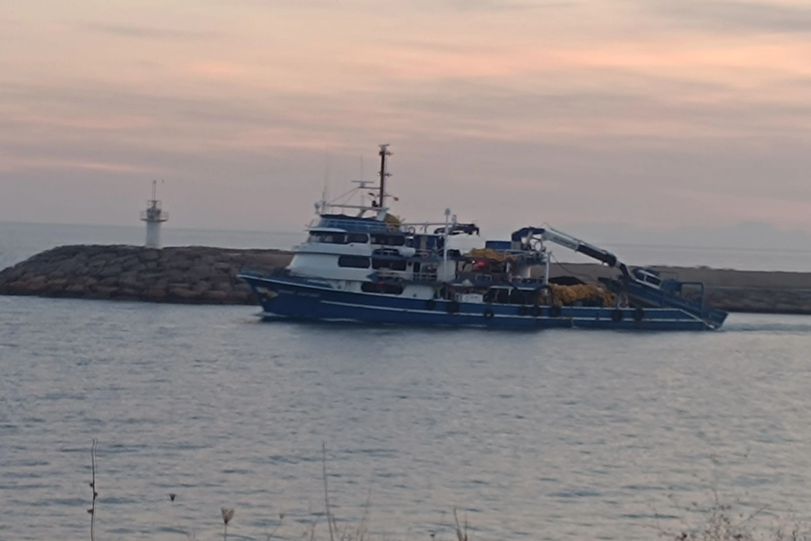 Saros'ta gırgır tekneleri tonlarca balık avlıyor 