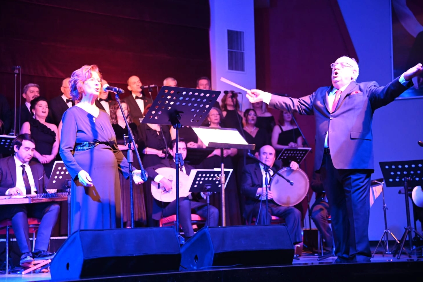 Manisa'da Selim Öztaş korosundan unutulmaz gece 