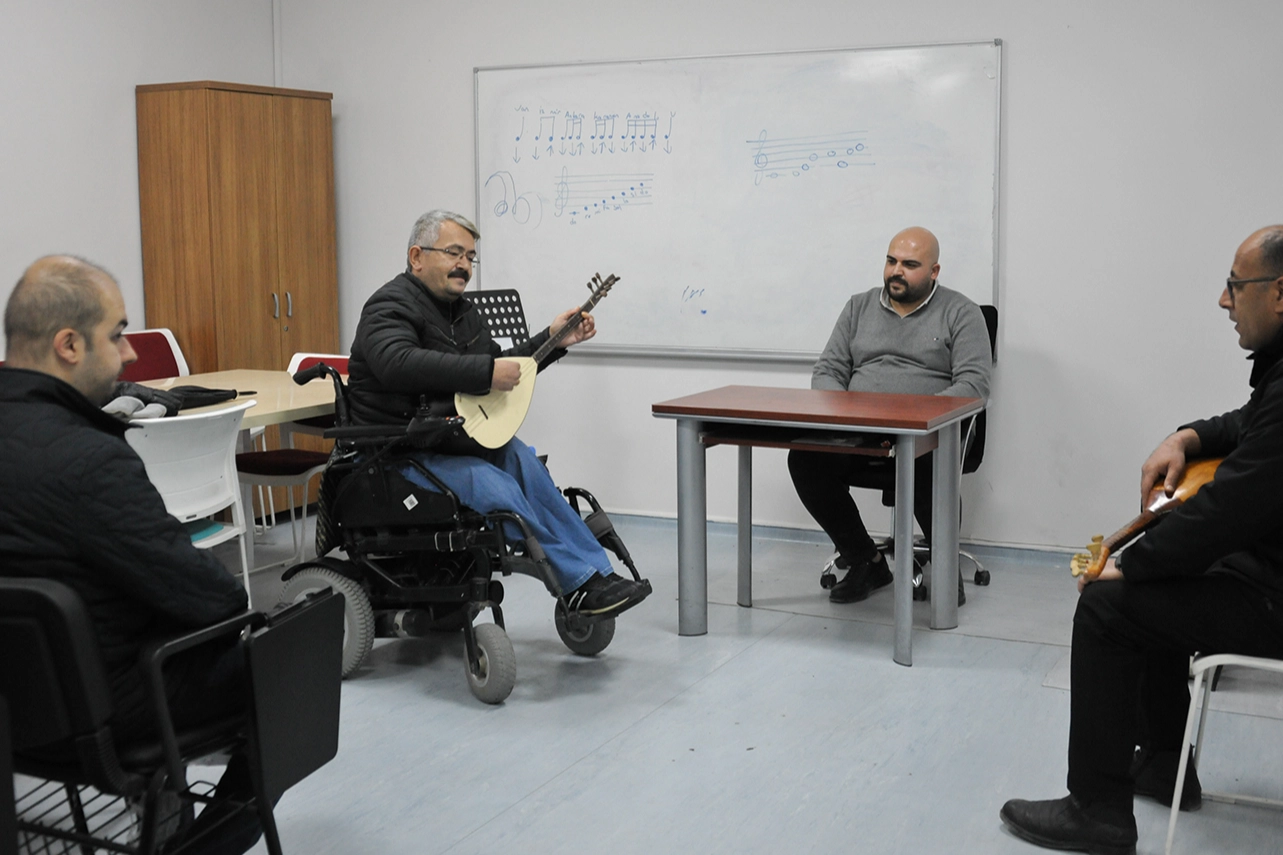 Malatya Büyükşehir Belediyesi engellilerin sosyalleşmesini sağlıyor 
