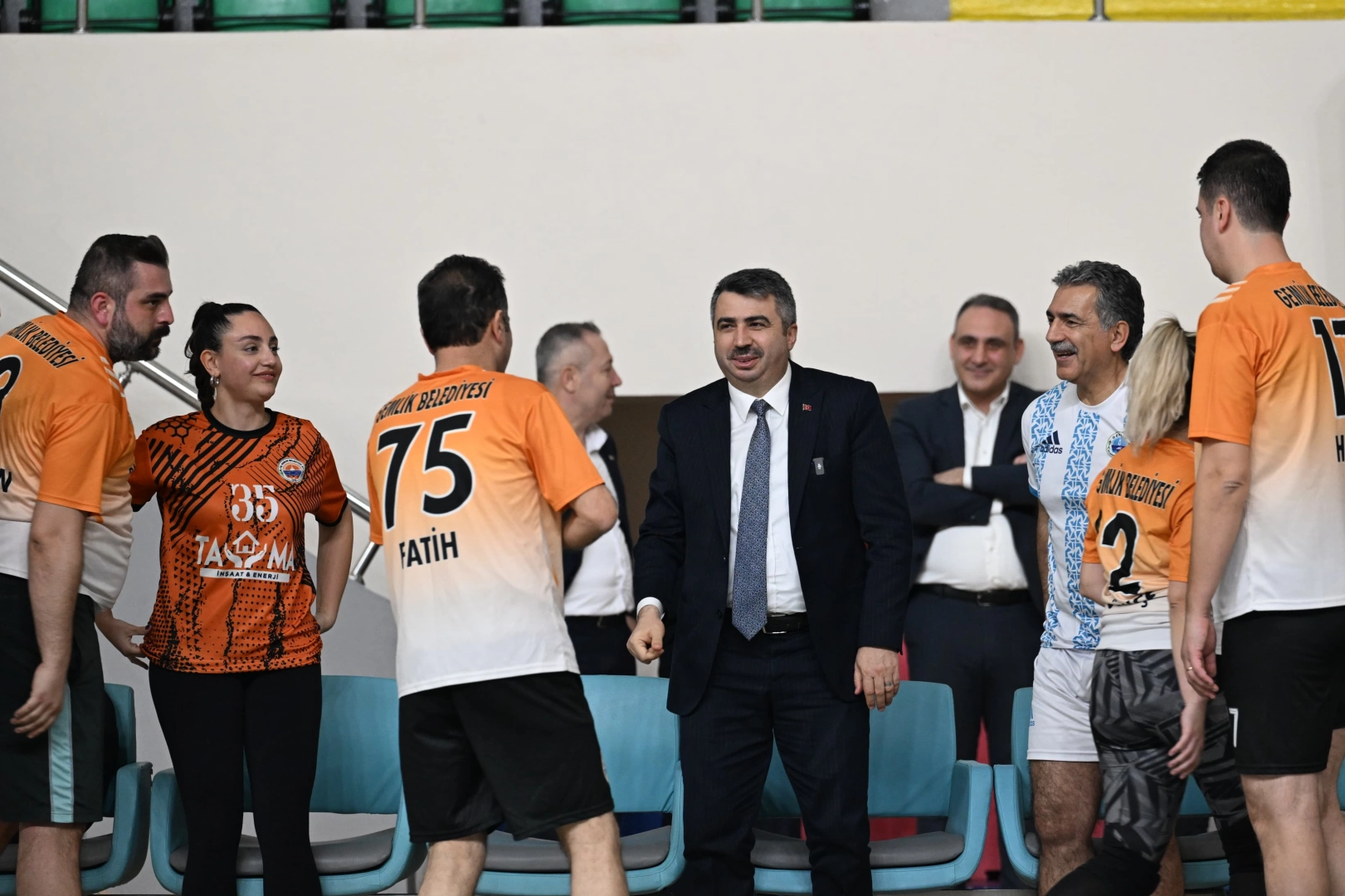 Başkan Yılmaz Belediyeler Arası Voleybol Dostluk Turnuvası'nı izledi 