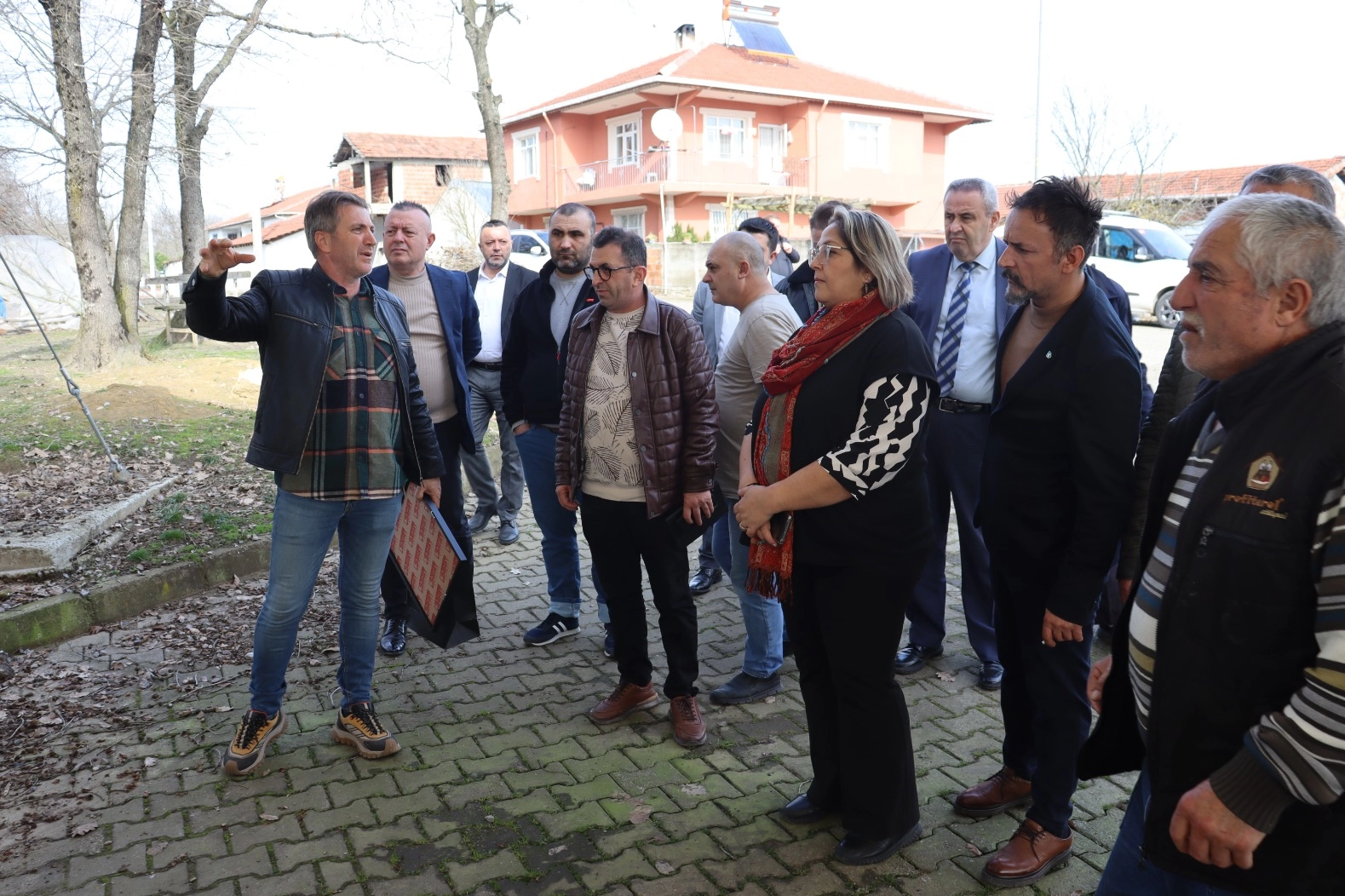Kocaeli İzmit'te mahalleler yerinde dinleniyor 