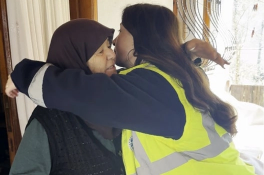 Sakarya'da YADEM ekipleri Zekiye Teyze'yi sevindirdi 