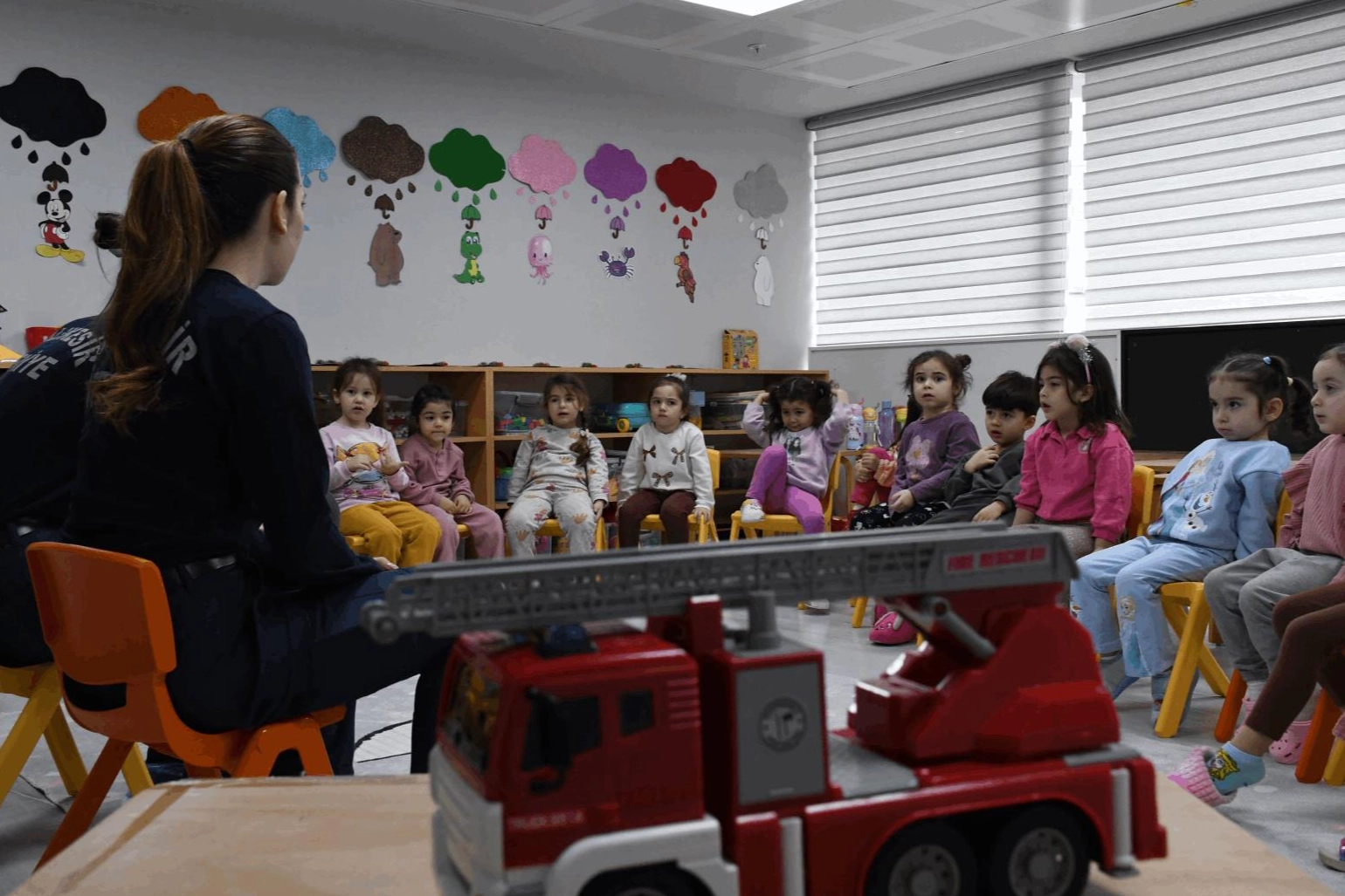 Balıkesir'de öğrenci ve personele yangın eğitimi 