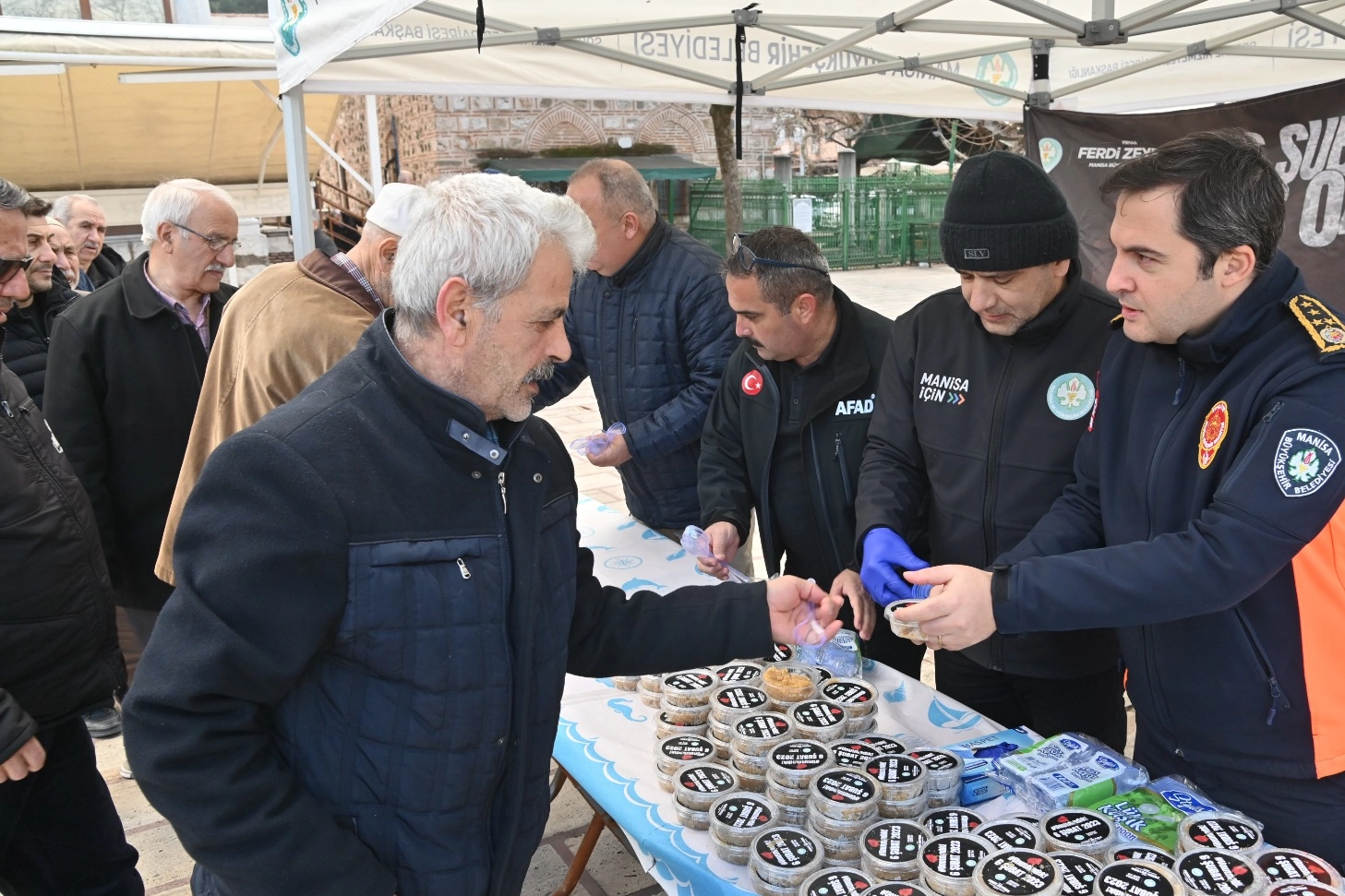 Manisa'da depremde hayatını kaybedenler anıldı 