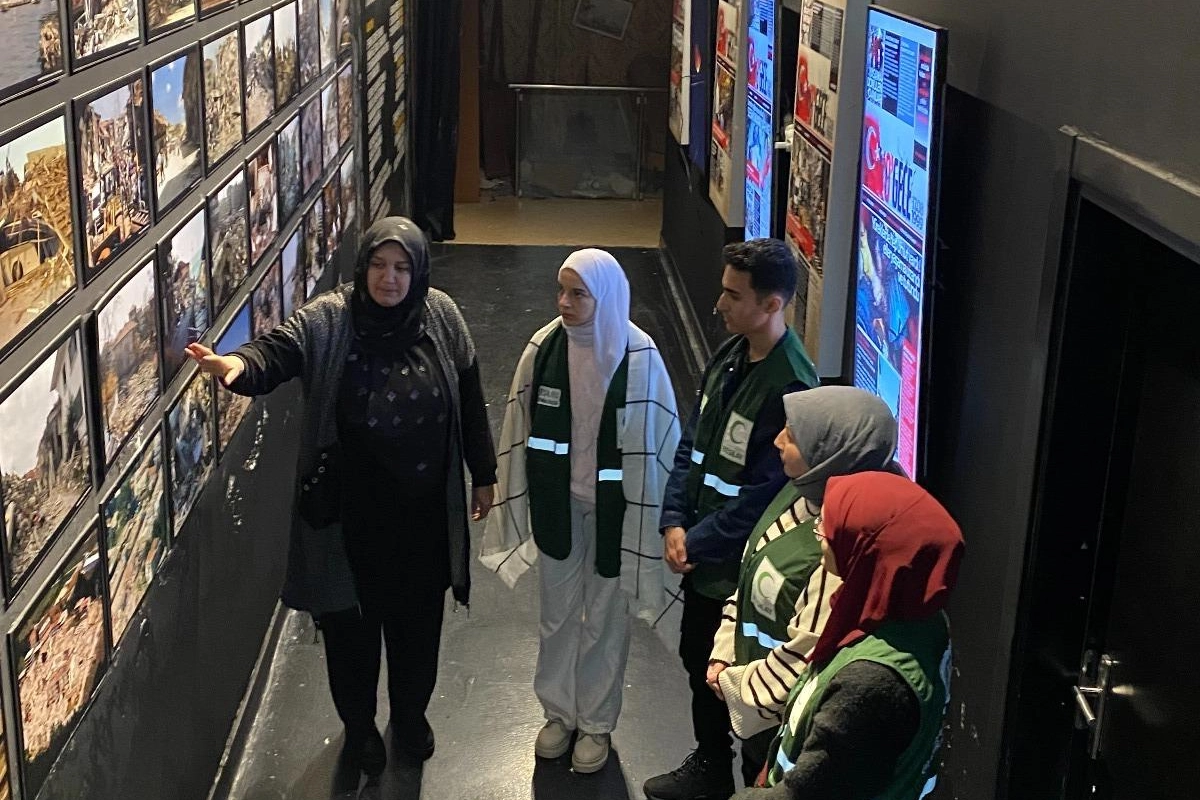 Yeşilay Gönüllüleri'nden Farkındalık Müzesi'ne ziyaret 